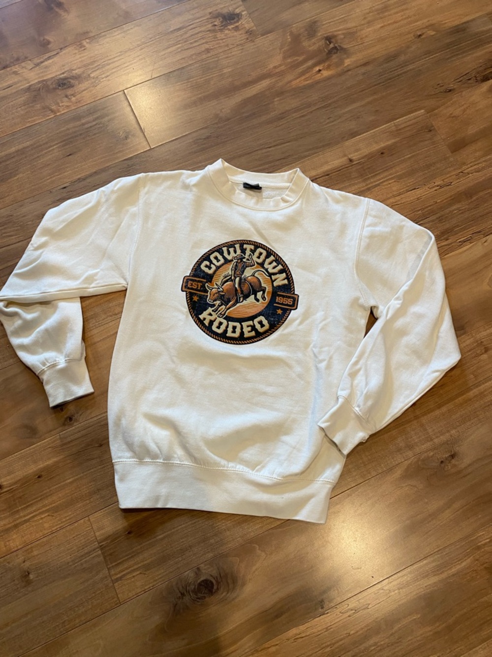 White Cow Town Rodeo Graphic Crewneck Sweatshirt S
